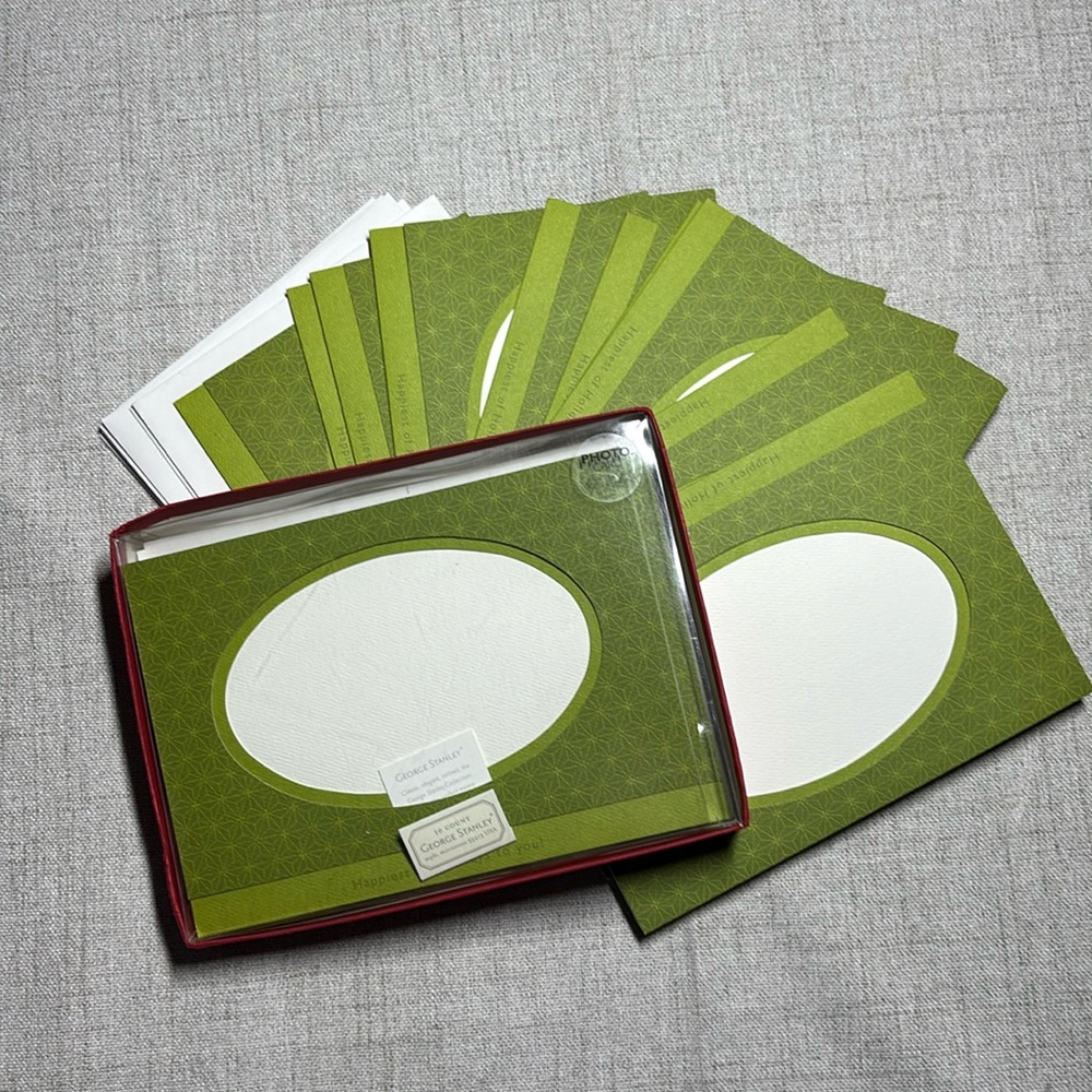 “HAPPIEST OF HOLIDAYS TO YOU” photo cards 4x6 or 3.5x5 green red. Count = 20.